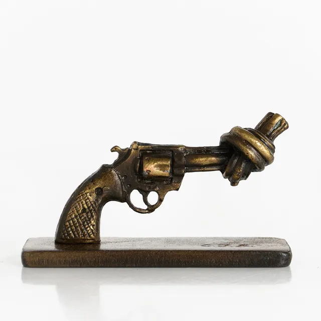 CARL FREDRIK REUTERSWÄRD. "Non-Violence", monogramsignerad, skulptur, The UN PEACE SYMBOL, för United Nations (UN).