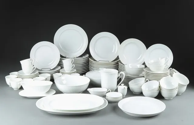 Thorkild Olsen for Royal Copenhagen. Georgiana, service af porcelæn (132)