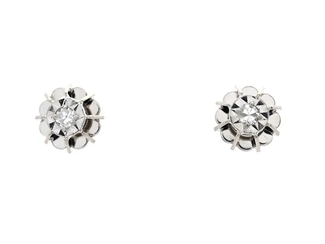 ENSTENSÖRHÄNGEN, 18K vitguld, åttkantslipade diamanter ca 0,04 ctv, ca TW-Cr/VS-SI, vikt 1,3 g, stift.
