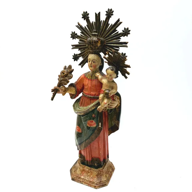 ESCUELA ESPAÑOLA SIGLO XVIII. VIRGEN CON NIÑO Y ROSA. TALLA POLICROMADA.