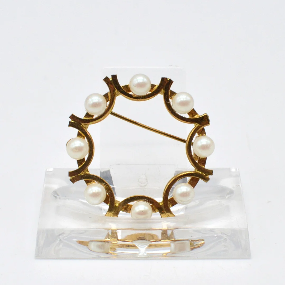VERGOLDETE PERLENBROSCHE AUS FLUSSPERLEN, UM 1950-1960, DURCHMESSER CA. 36 mm. — Brooches & Pendants — Kunst- und Auktionshaus Kleinhenz