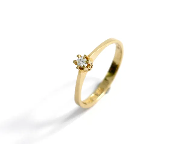 ENSTENSRING, 18K guld, briljant 0,06 ct, TW/SI, Stjärnringen Strömdahls, Pallas, stl 16,5 mm.