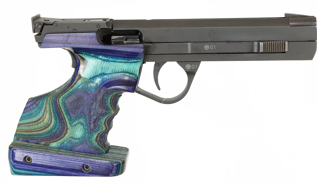 PISTOL, fabrikat Baikal/Walther, modell IJ 35, kaliber .22, tillv.nr M010524, se-nr SE2195858. — Pistols — Walter Borg