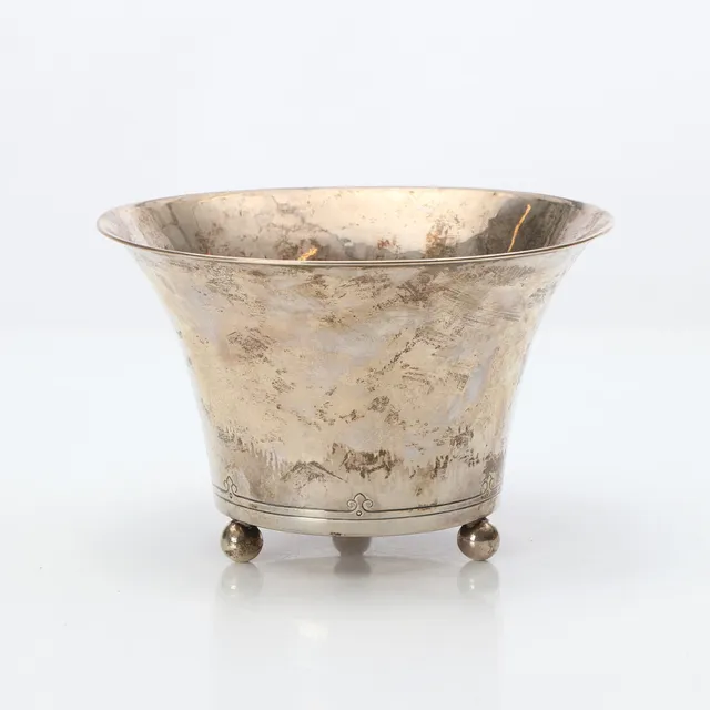 WA BOLIN. SKÅL. Silver. Stockholm, 1927. Vikt ca 275 gram.