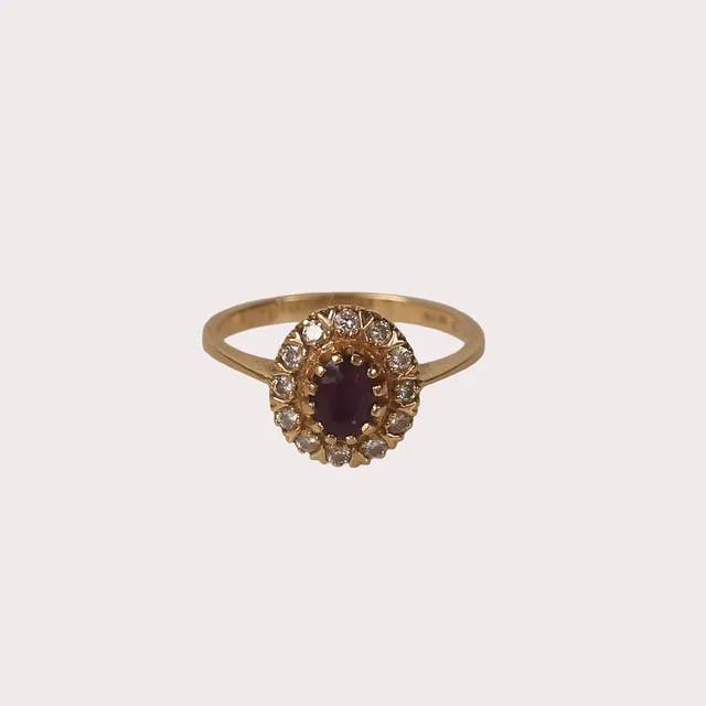 RING MED AMETIST OCH DIAMANTER, 18K GULD.
