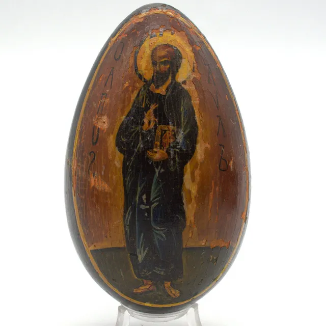 RUSSISCHES HOLZ EI MIT DARSTELLUNG DES HEILIGEN PAULUS, HOLZ, HANDBEMALT, SPÄTES 19. JAHRHUNDERT.