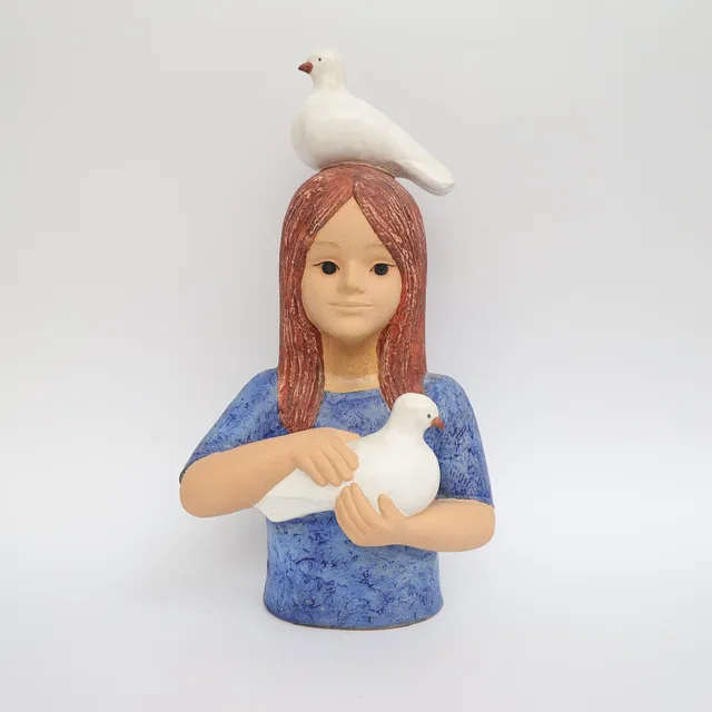 LISA LARSON. "Flicka med duva" delvis glaserat stengods, K-studion Gustavsberg, signerad.