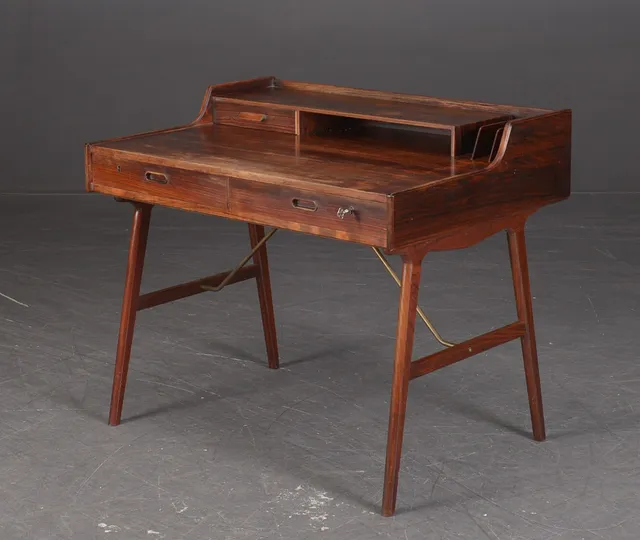 Arne Wahl Iversen. Rosewood desk