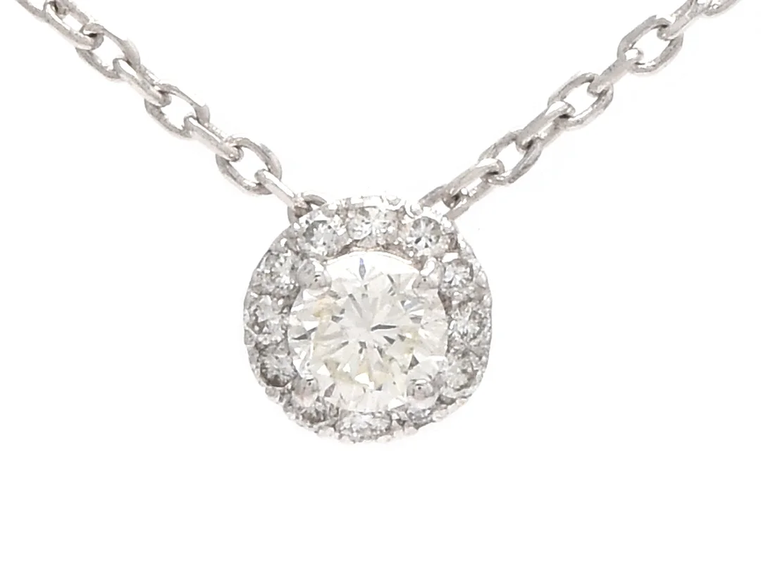 HÄNGE/KEDJA, 18K vitguld, briljantslipade diamanter ca 0,15 ctv, ca W-TCa/SI, längd 39-42 cm, vikt 1,9 g. — Smycken/Hänge med kedja — Kaplans