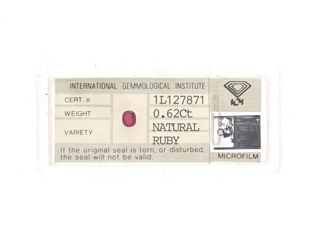 RUBIN, ovalslipad 0,62 ct, IGI certifikat 1L127871. — Ädelstenar/Rubiner — Kaplans