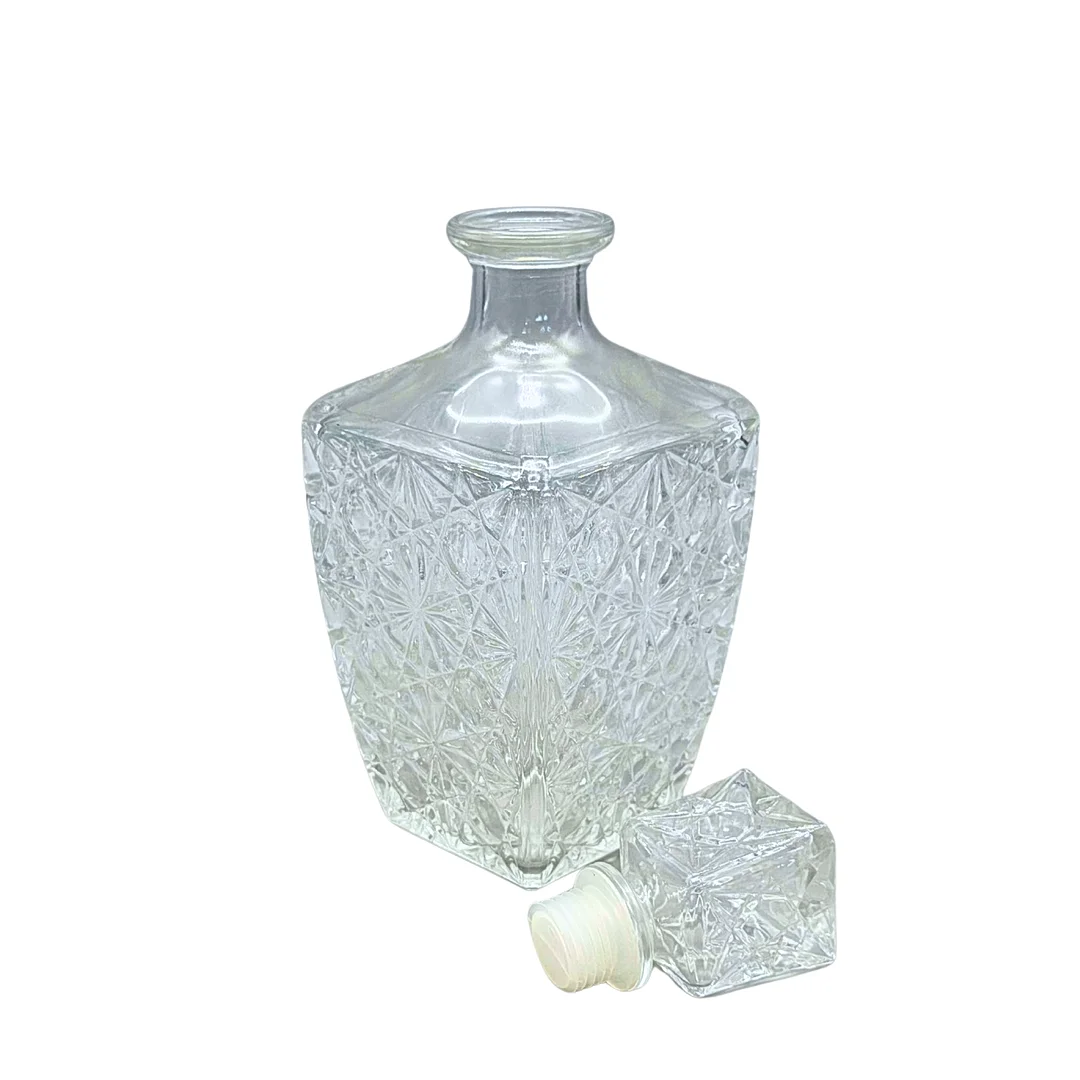KRISTALLGLASKARAFFE. — Utility glass — Auktionshaus Stuber's Hammerschlag