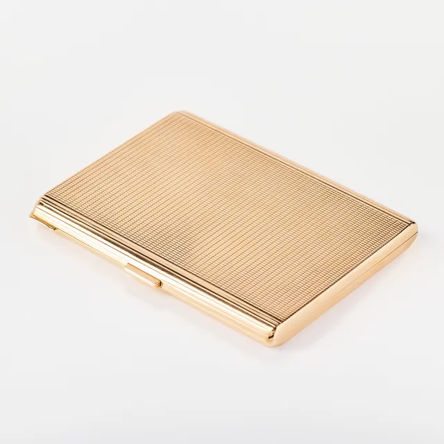 BERNHARD HERTZ. Cigarettetui, 18K guld, rektangulär form med engine-turning dekor, Stockholm 1947.