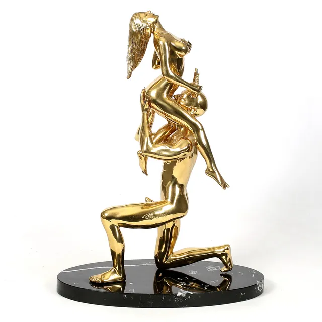 ROBBI JONES. "Kvinnan och Djävulen", skulptur, mässing, signerad.