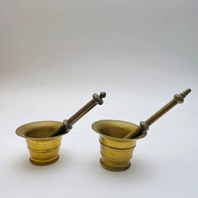 PAR DE MORTEROS EN BRONCE. SIGLO XIX - XX.