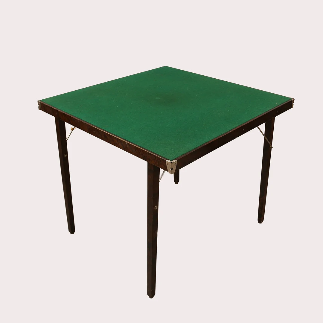 SPELBORD, trä, filtklädd skiva, ihopfällbar benkonstruktion. Omkring 1900-talets mitt. — Tables — Limhamns Auktionsbyrå