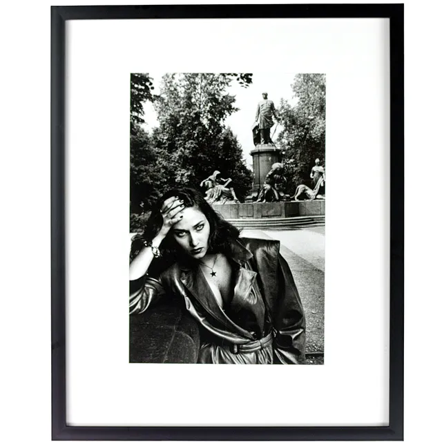 HELMUT NEWTON. Offsettryck, efter "Fashion" German Vogue, Berlin, 1979.