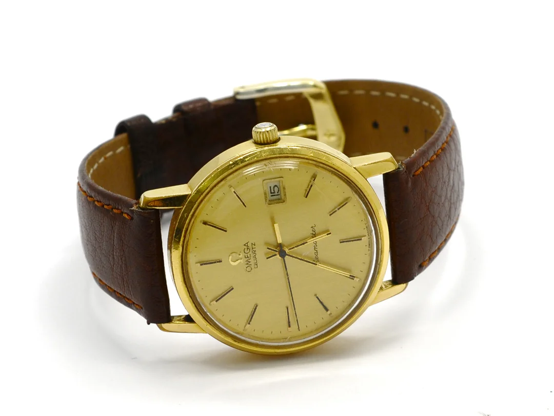 OMEGA, Seamaster, Cal 1342, Serie nr. 43630530, Ref nr. MD 196.0079, Boett nr. 196.0079, herrur, doublé (20 micron), quartz, plexiglas, datum, defekt, skadad boett, läderband, ca 1979. — Klockor/Omega — Kaplans