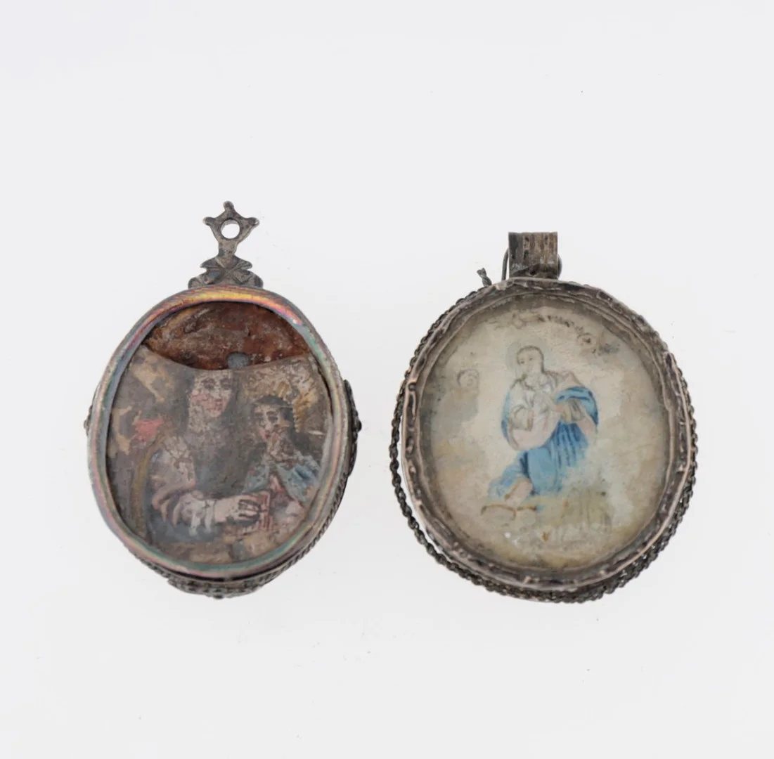 Two silver reliquary pendants, 17th Century. — Brooches & Pendants — Balclis