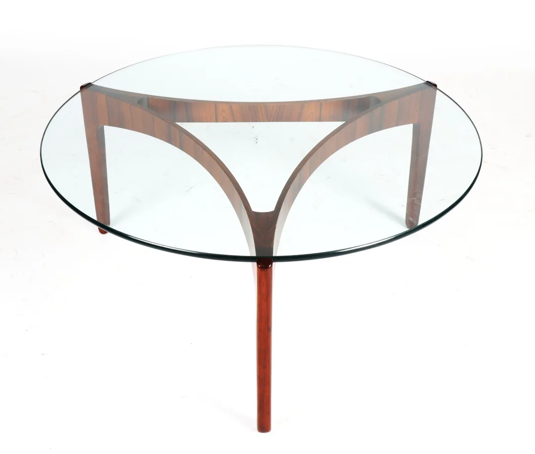 Svend Ellekær. Circular coffee table with rosewood base — Furniture/Coffee tables, occasional tables — Lauritz