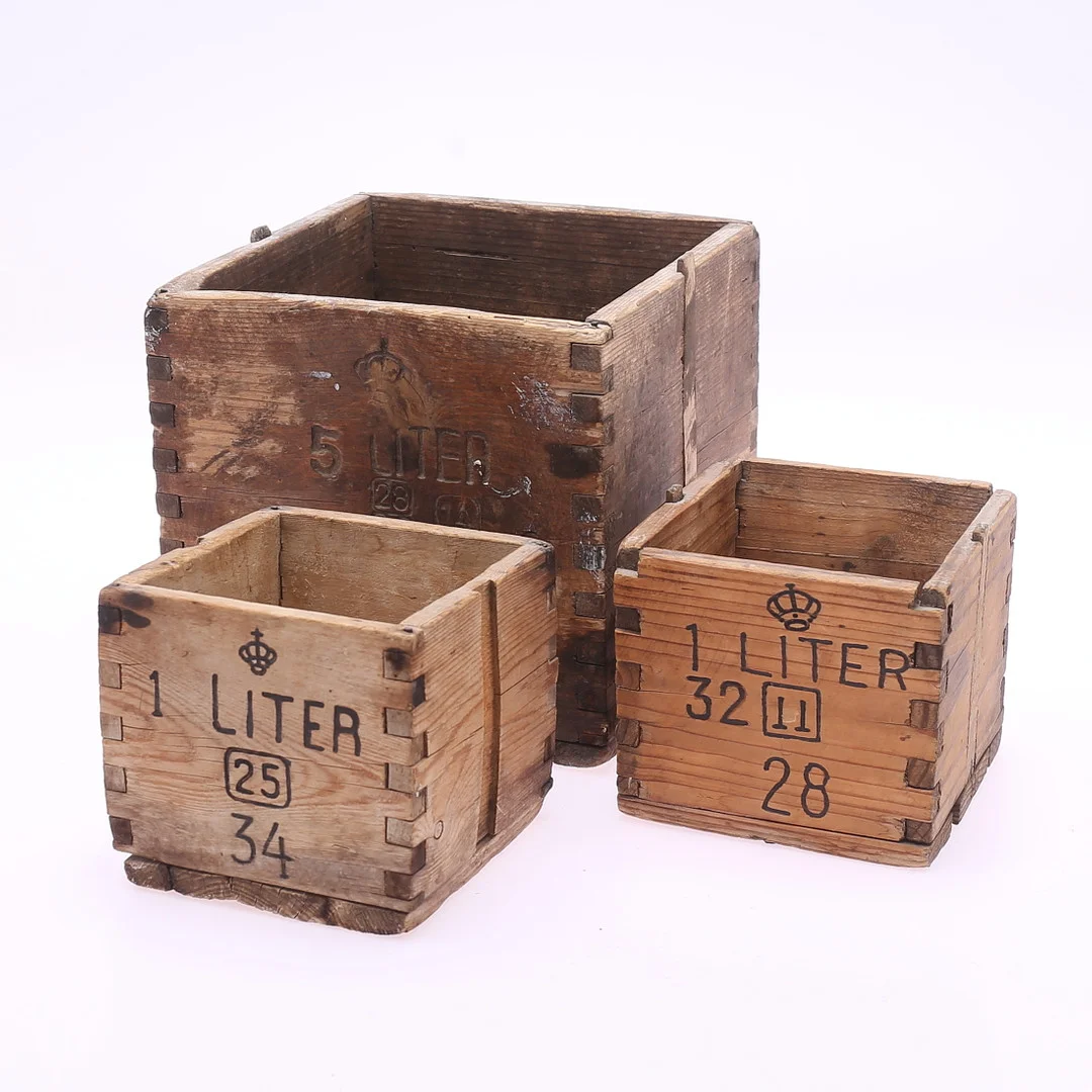 TRÄMÅTT allmoge, 1/1/5 Liter. — Bowls & Boxes — Auktionshuset Thelin & Johansson