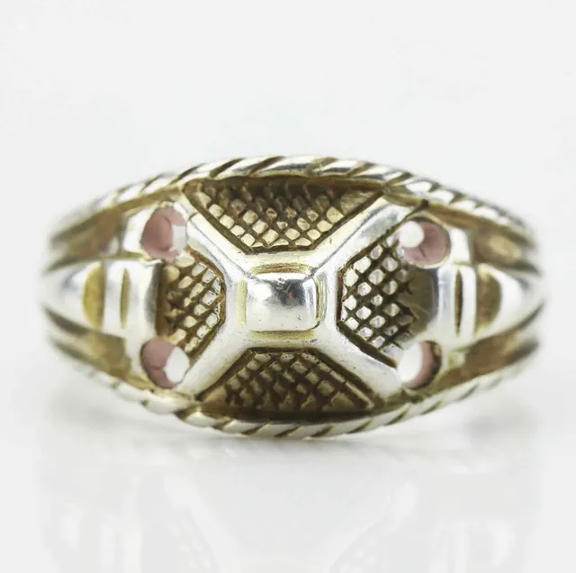 RING, sk "knoppring/knappring", förgyllt silver, Delsbo, Hälsingland, omkring 1700-tal.