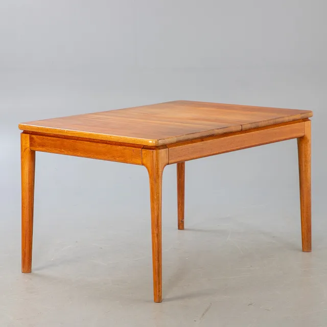 NIELS BACH. Glostrup. Teak Esstisch, ausziehbar. Dänemark, 1970er Jahre.