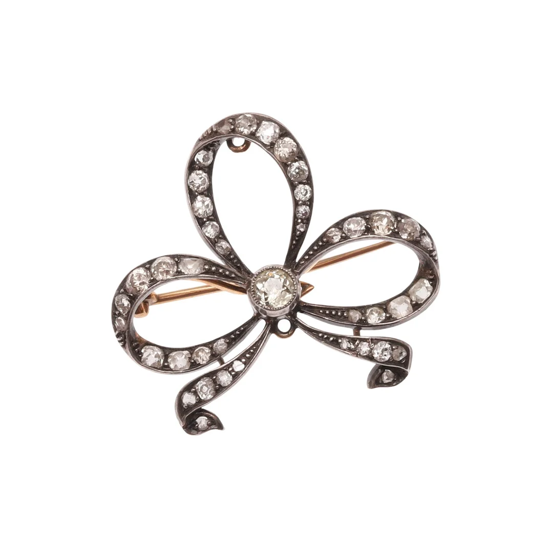 A VICTORIAN DIAMOND BROOCH PENDANT. — Brooches & Pendants — Lawrences Auctioneers