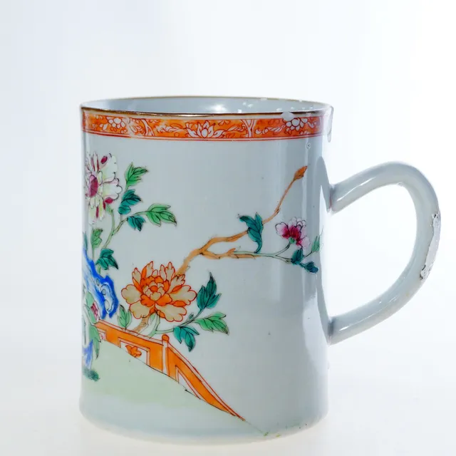 FLAGON, China 1700 Century Fam Rose.