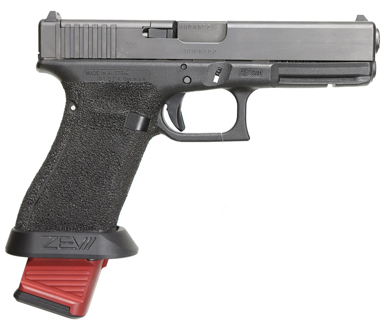 90. PISTOL, österikisk, Halvautomatisk, fabrikat Glock, modell 17 gen 4, kaliber 9X19, tillv.nr BBPN802, se-nr SE2675798. — Pistols — Walter Borg