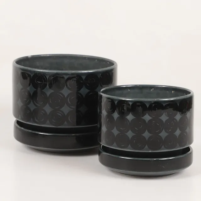RICHARD LINDH. Krukor med fat, 2 stycken, "Kerä", keramik, Arabia, 1964-85.