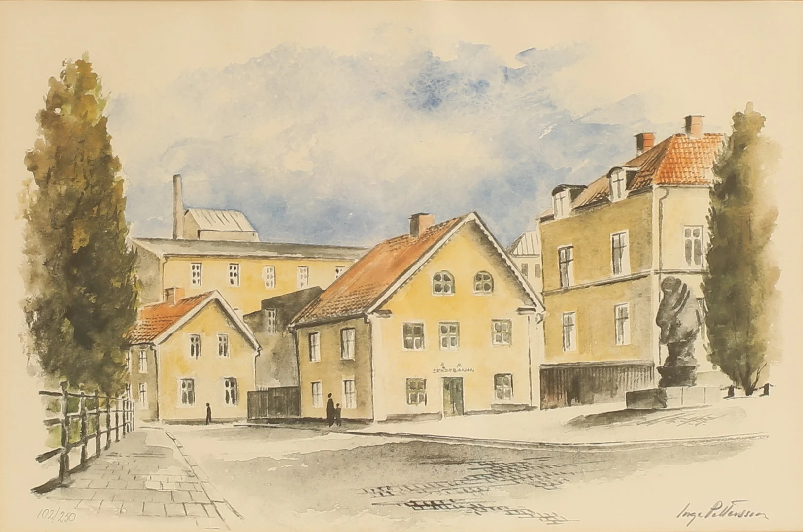 INGE PETTERSSON. Färglitografi, Norrköpingsmotiv, signerad och numrerad. — Engravings & Prints — RA Auktionsverket Norrköping
