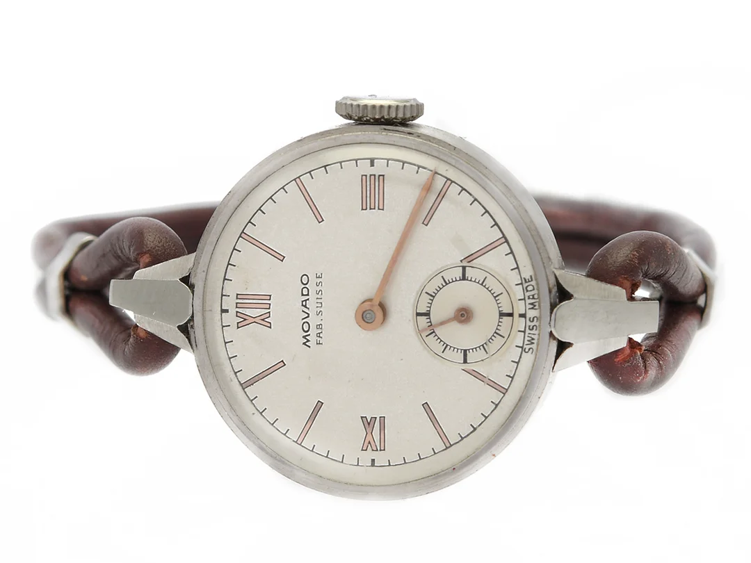 MOVADO, Fab.Suisse, damur, 21,5 mm, stål, manuell, plexiglas, liten sekundvisare, defekt, visare saknas, läderband, ca 1938. — Klockor/Movado — Kaplans
