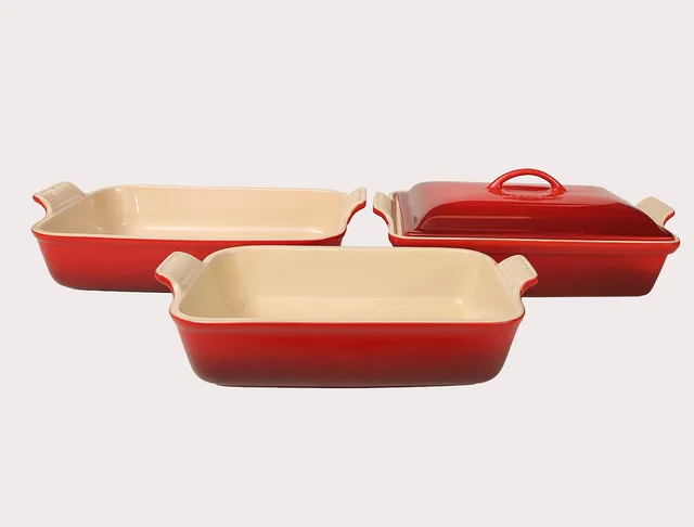 LE CREUSET, Ugnsformar, 3 stycken, varav en med lock , Frankrike.