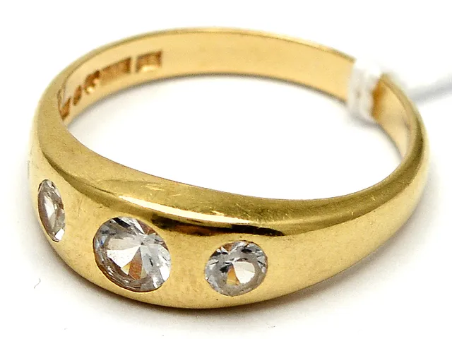 Ring 18K 6,1g med stenar Ø19¼
