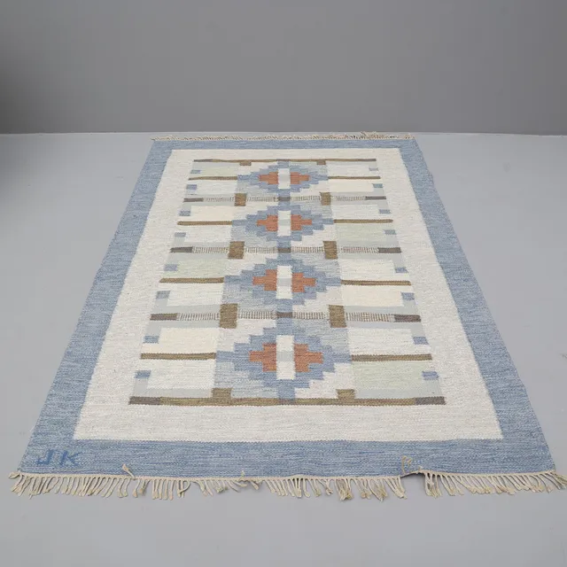 KARIN JÖNSSON. Vävd röllakan, matta av ull, signerad, Sverige, 1900-talets andra hälft.170x245 cm.
