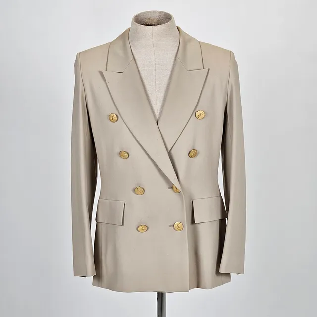 YVES SAINT LAURENT. Kavaj, Frankrike.