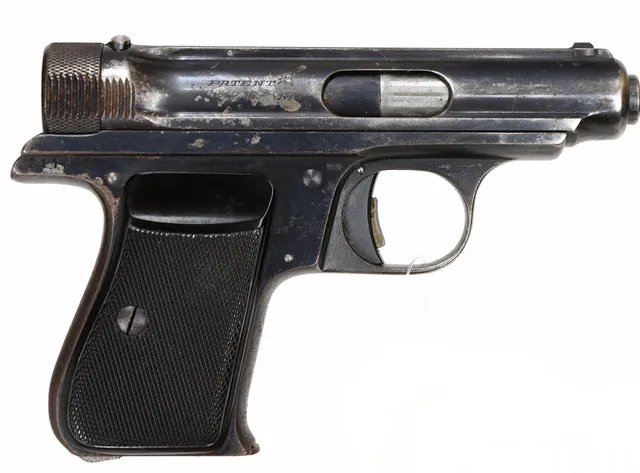 63. PISTOL, Halvautomatisk, fabrikat Sauer & Sohn, kaliber 7,65mm, tillv.nr 211974, se-nr Begagnad.