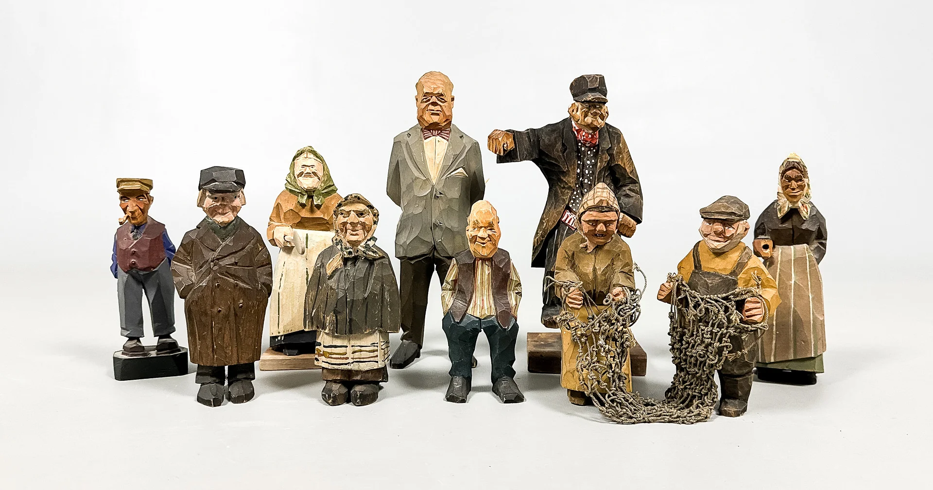 TRÄFIGURER, Parti, 10 st, Bemålat trä, Bland annat Carl-Johan Trygg. — Other collectables — Auktionshuset STO Bohuslän