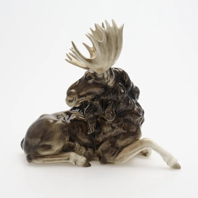 KARL TUTTER. FIGURIN, ÄLG, PORSLIN, HUTSCHENREUTHER KUNSTABTEILUNG, TYSKLAND, 1900-TAL.