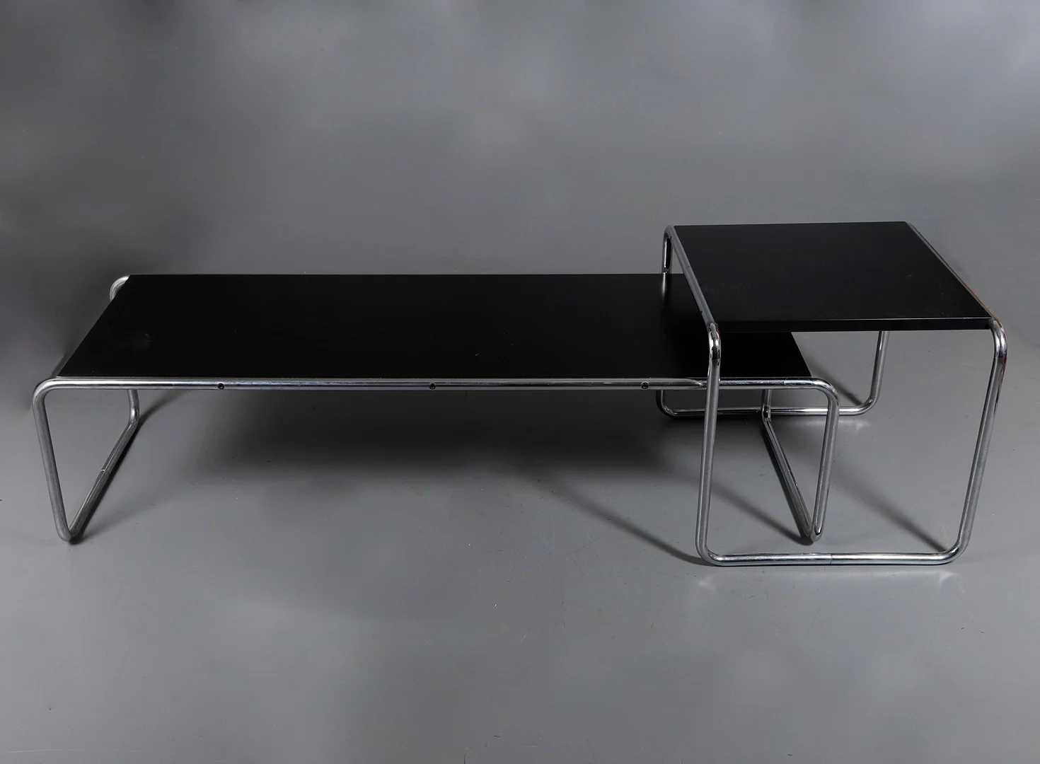 MARCEL BREUER. "Laccio" table. — Tables — Balclis