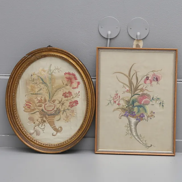 BRODERIER, TVÅ ST, silke, blomsterstycken.