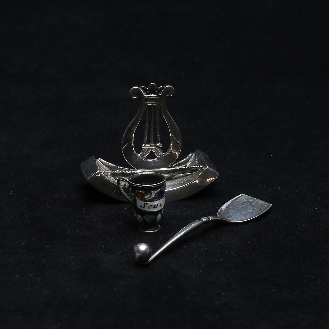 SILVERFÖREMÅL, 3 delar, bl.a. Georg Jensen, modell 130. — Silver — Gomér & Andersson Linköping