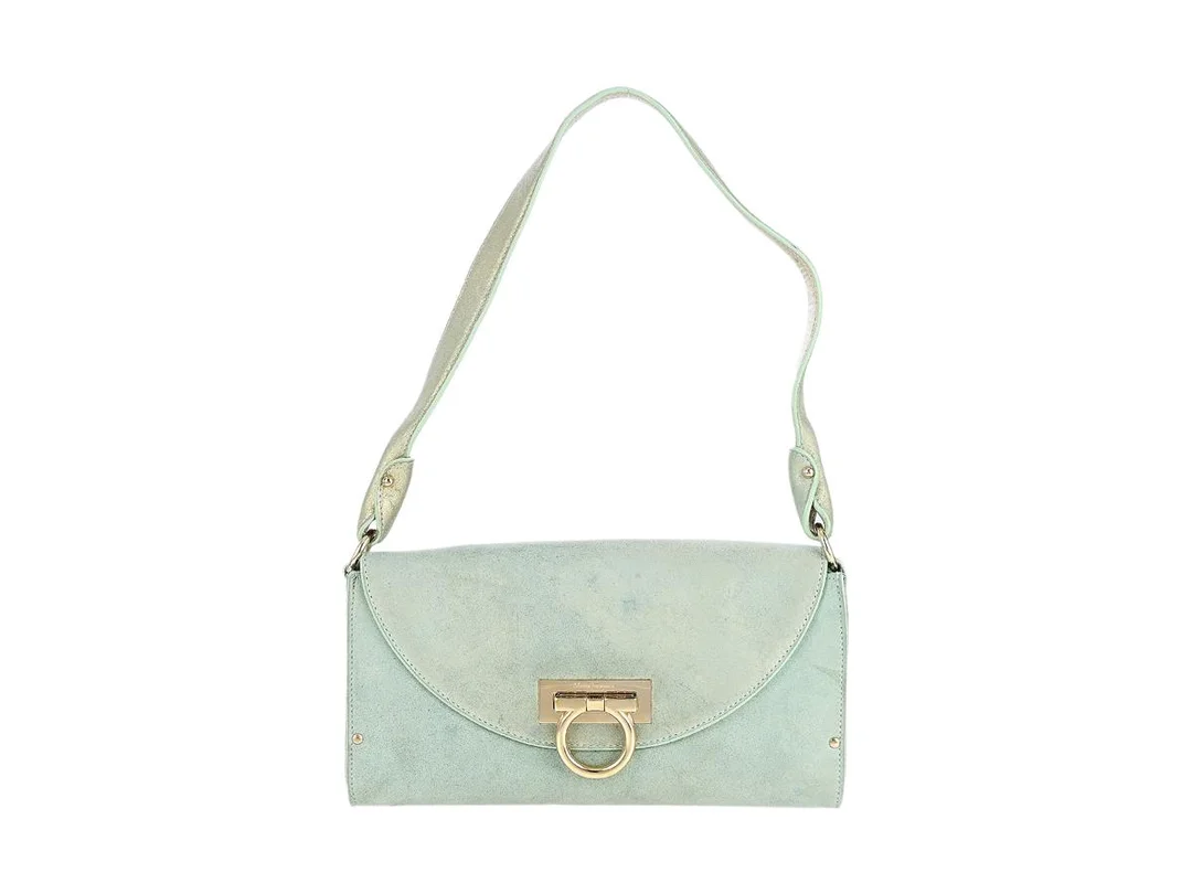 VÄSKA, SALVATORE FERRAGAMO, grön, guld, tyg, guldfärgade beslag, 25,5x13x3 cm, dustbag. — Accessoarer/Väskor — Kaplans