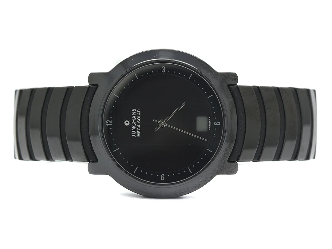 JUNGHANS, Mega Solar, Ref nr. 018/1504.44, Boett nr. 8361714, herrur, 39 mm, ceramic, quartz/solar (går ej), safirglas, radiokontrollerad, originallänk (ceramic/gummi), viklås (titan), ca 1995, box, ytterkartong. — Klockor/Junghans — Kaplans