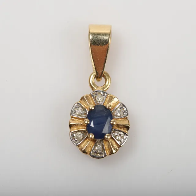 CARMOSÉHÄNGE, 18 K guld med safir och briljantslipade diamanter.