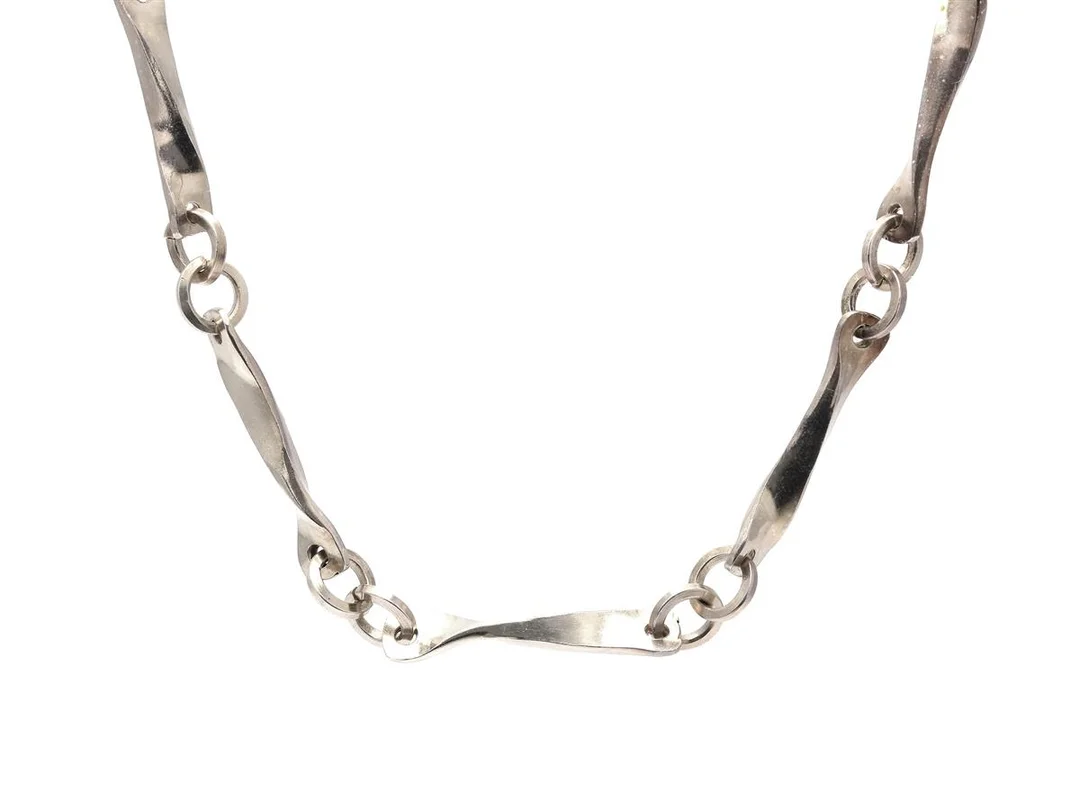 COLLIER, silver, Galerie 22, Stockholm, 1979, längd 77 cm, vikt 87,0 g. — Smycken/Collier — Kaplans