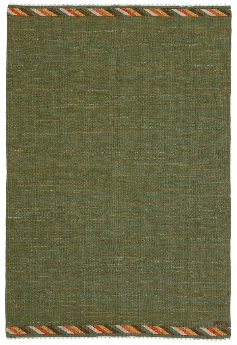 Anna-Greta Sjöqvist: Håndvævet tæppe af uld i “rölakan” teknik. Green base with stribed end borders. L. 243 cm. — Carpets & Rugs — Bruun Rasmussen