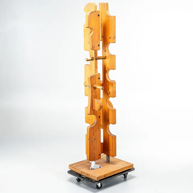 GILBERT MARKLUND. Skulptur, "Klätterställning", 1900-tal.