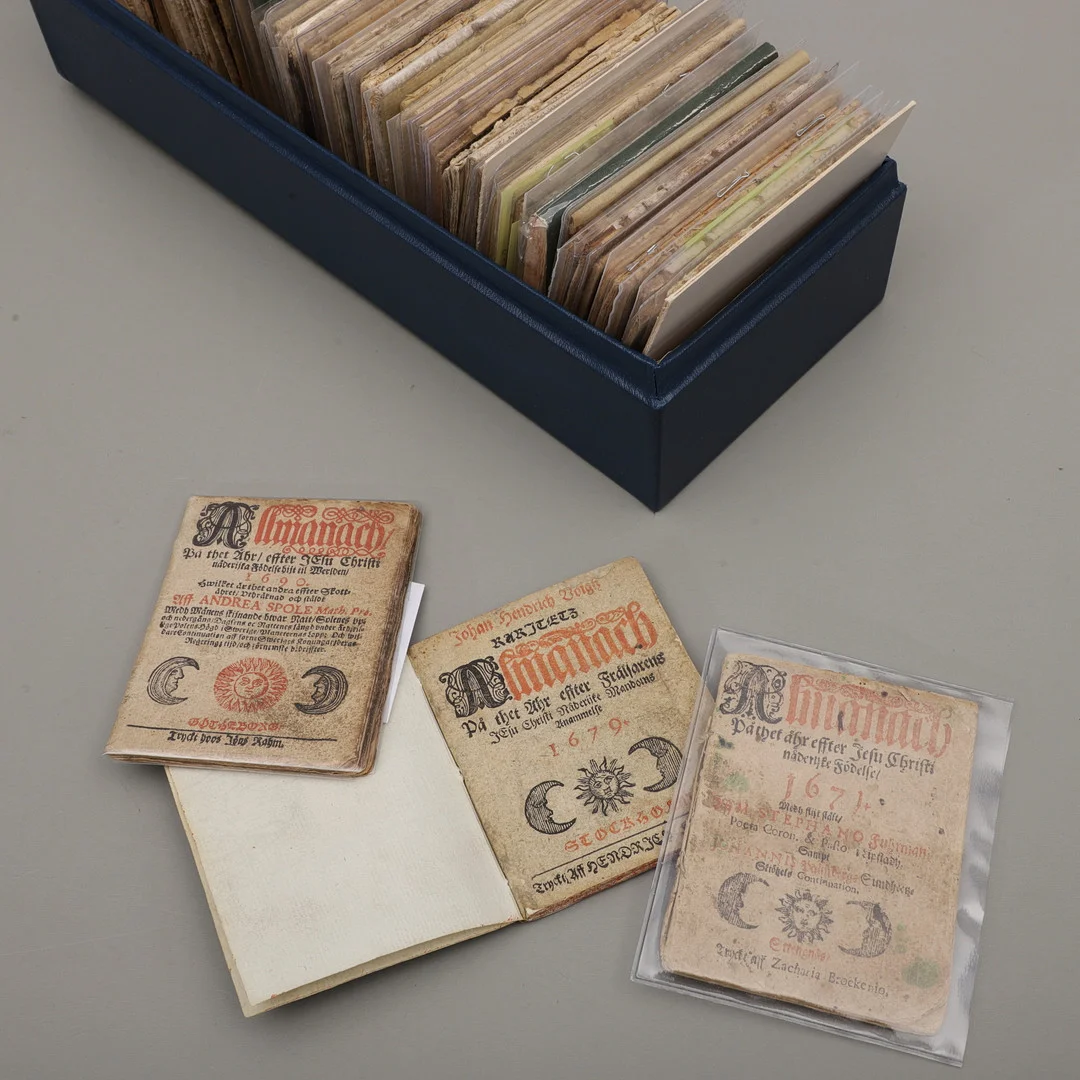 ALMANACKOR, 72 st, 1600/1700-talet. — Books — Växjö Auktionskammare