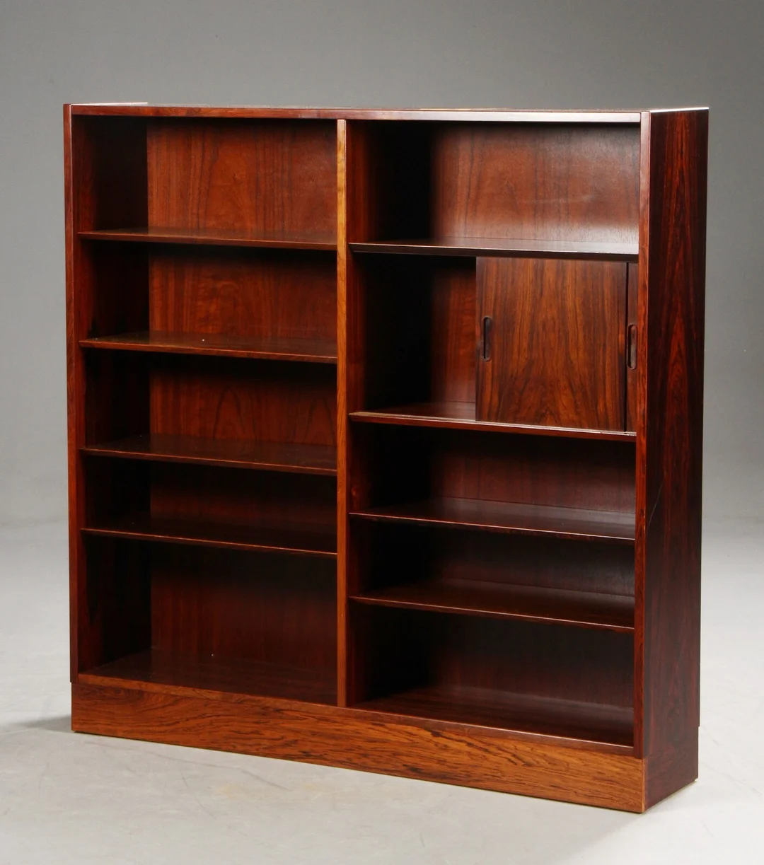 Aage Hundevad. Bogreol, palisander — Furniture/Shelving — Lauritz